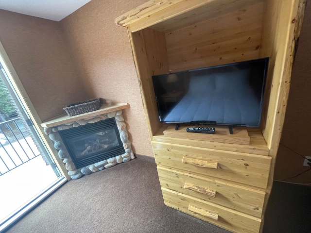 DXQ-Fireplace-TV